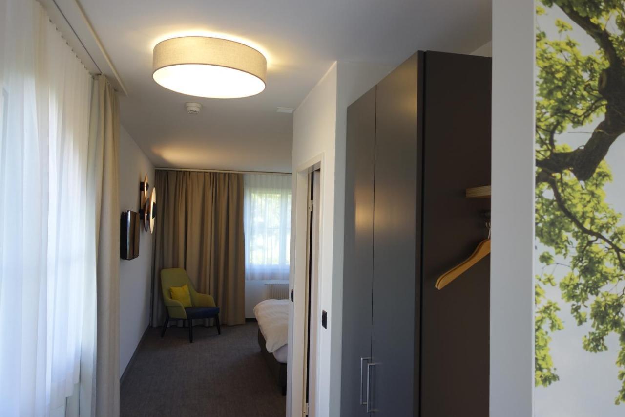 Hotel Urs Und Viktor Bettlach Екстериор снимка