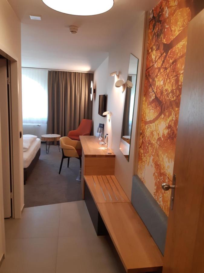 Hotel Urs Und Viktor Bettlach Екстериор снимка