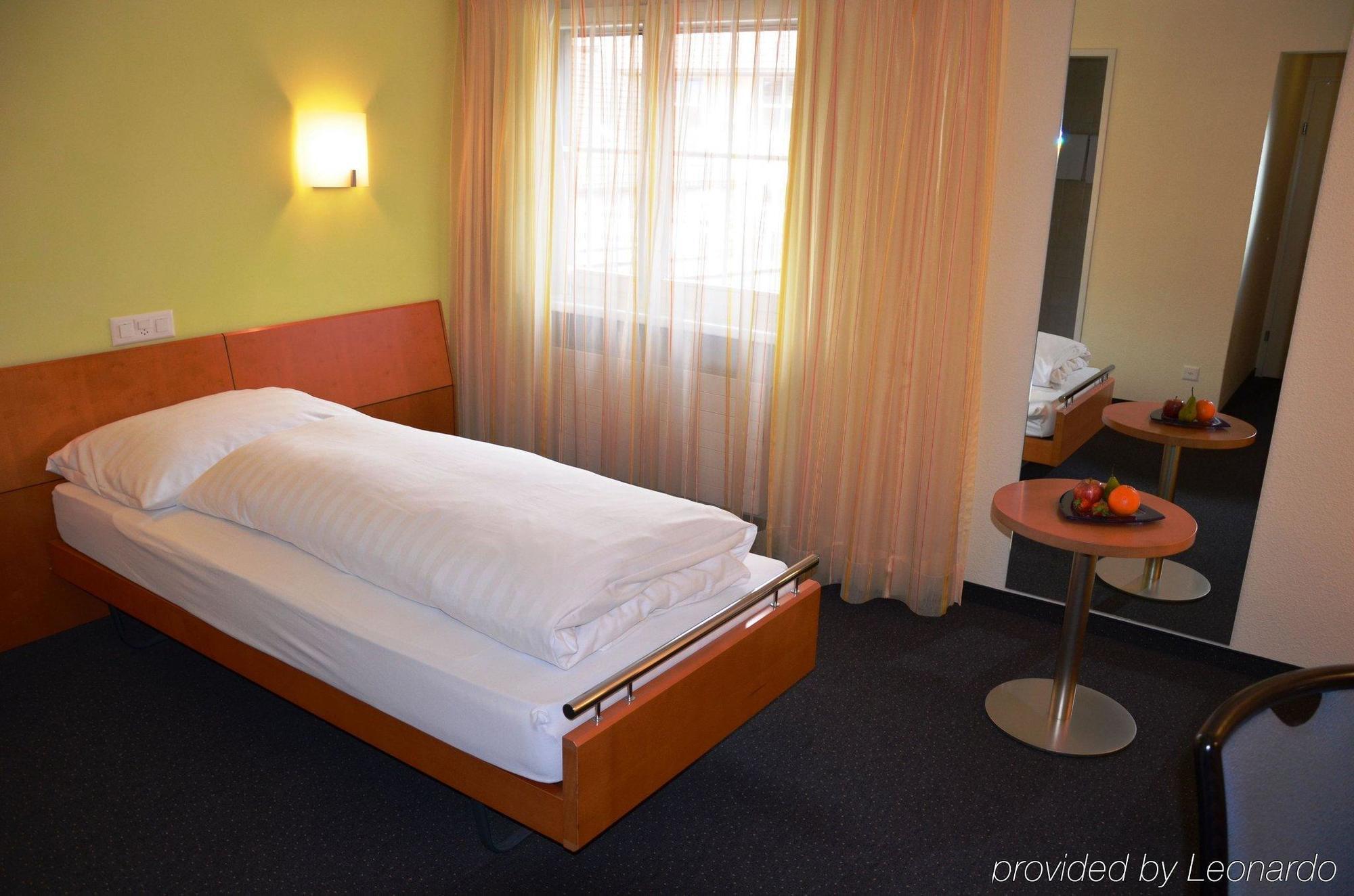 Hotel Urs Und Viktor Bettlach Екстериор снимка