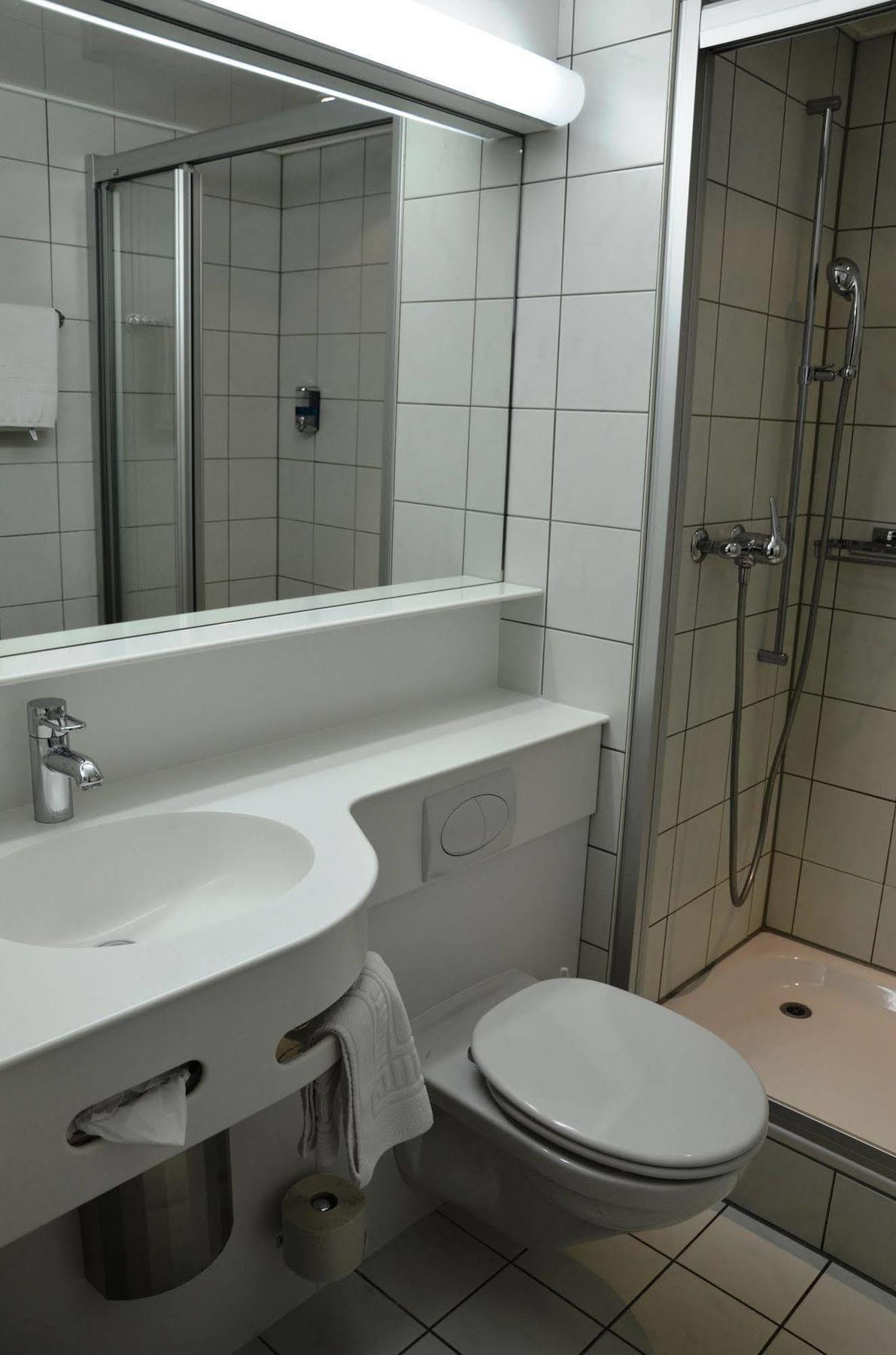Hotel Urs Und Viktor Bettlach Екстериор снимка