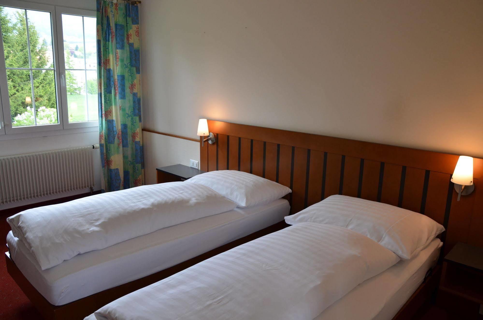 Hotel Urs Und Viktor Bettlach Екстериор снимка